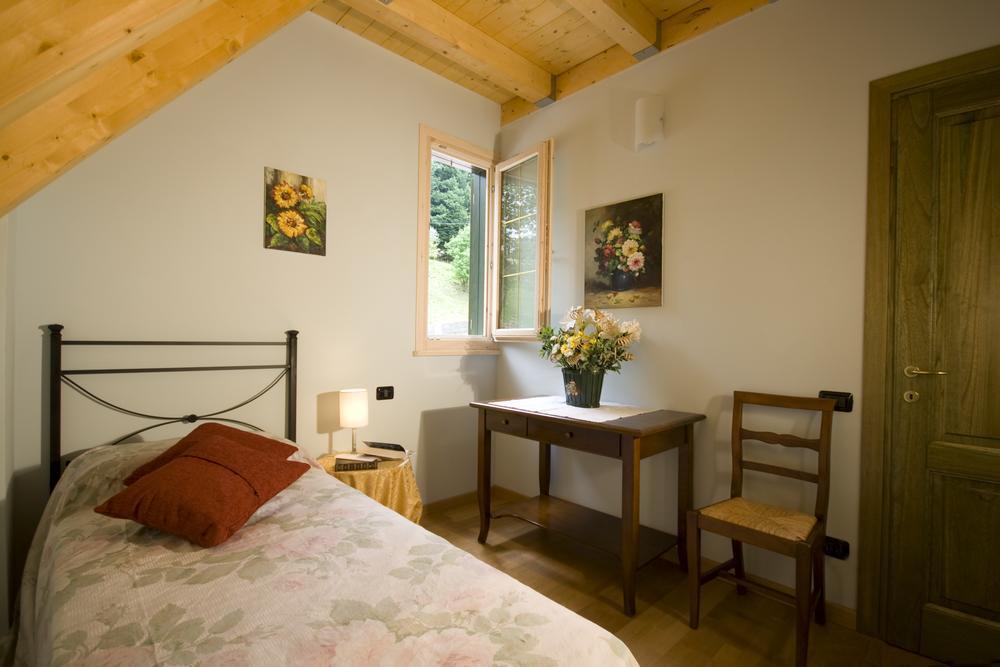Case Vacanza Orchidea Coreglia Antelminelli Room photo