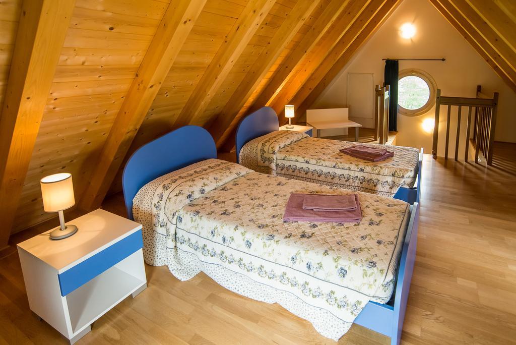 Case Vacanza Orchidea Coreglia Antelminelli Room photo