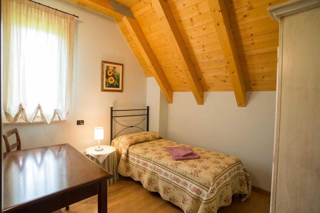 Case Vacanza Orchidea Coreglia Antelminelli Room photo