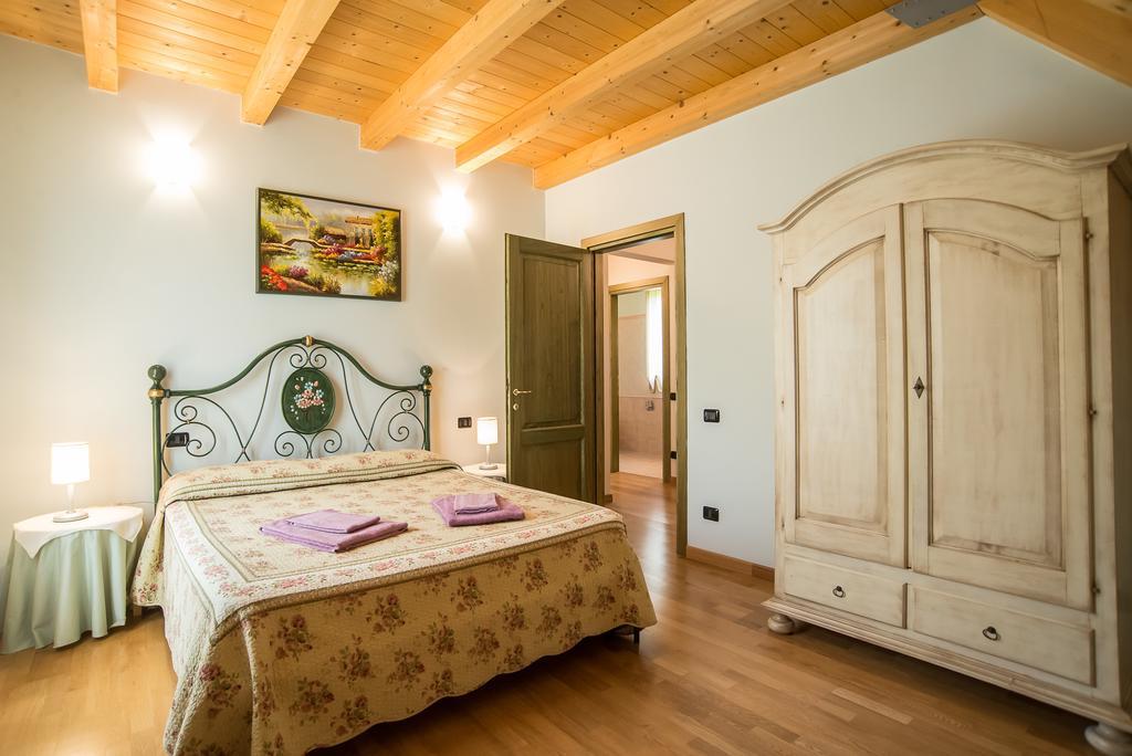 Case Vacanza Orchidea Coreglia Antelminelli Room photo